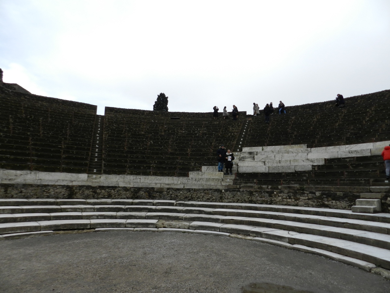 円形闘技場                Amphitheatre of Pompei