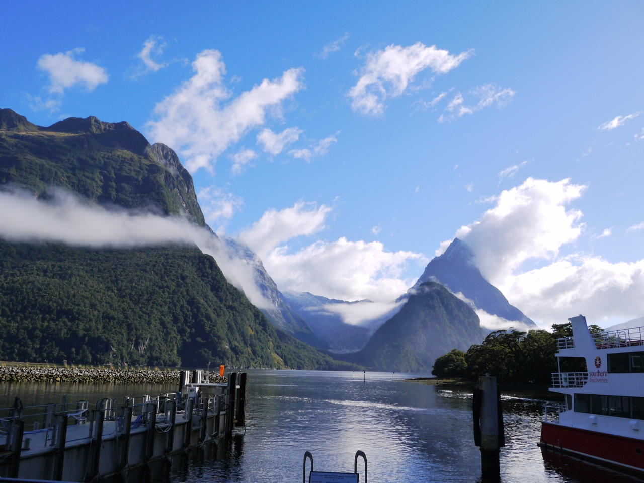 ミルフォード サウンドのクルーズ Milford Sound Cruises