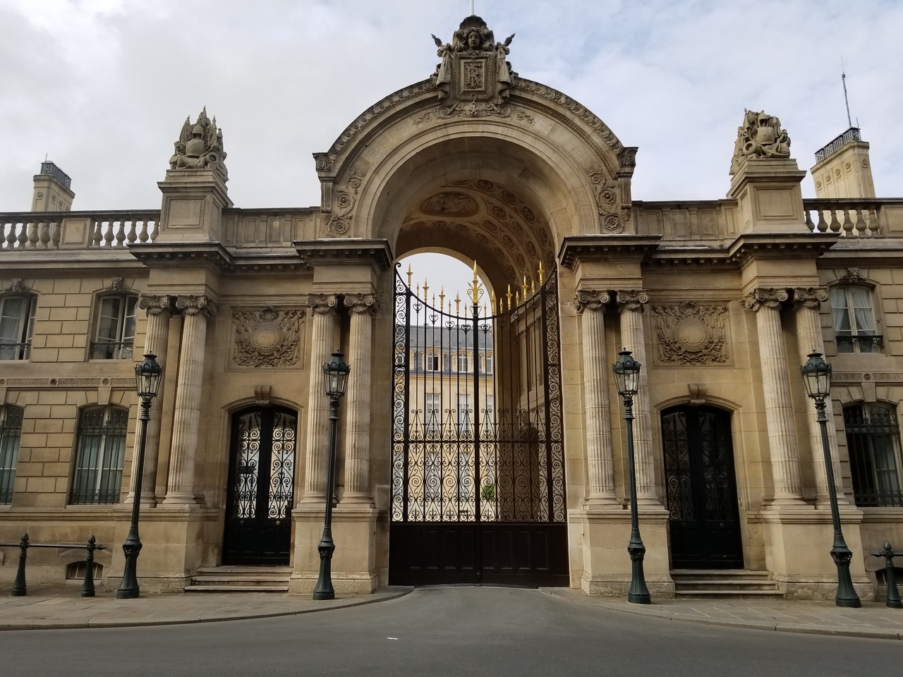 エリゼ宮 Presidence de la Republique Palais de l'Elysee
