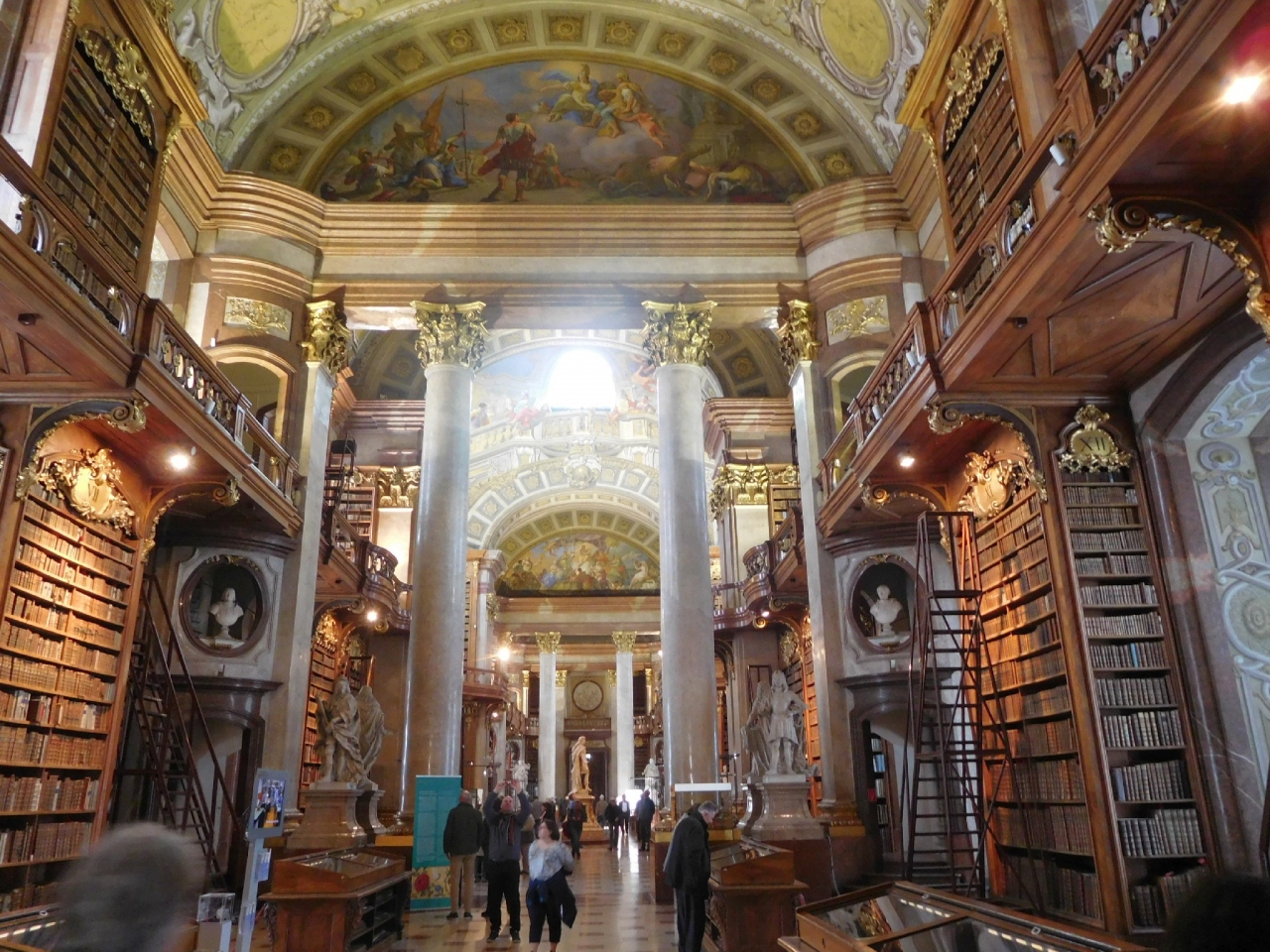 オーストリア国立図書館 Oesterreichische Nationalbibliothek