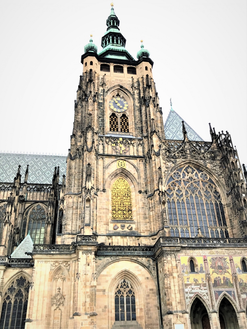 聖ヴィート大聖堂の南塔 The Great South Tower of the St. Vitus Cathedral, Prague Castle