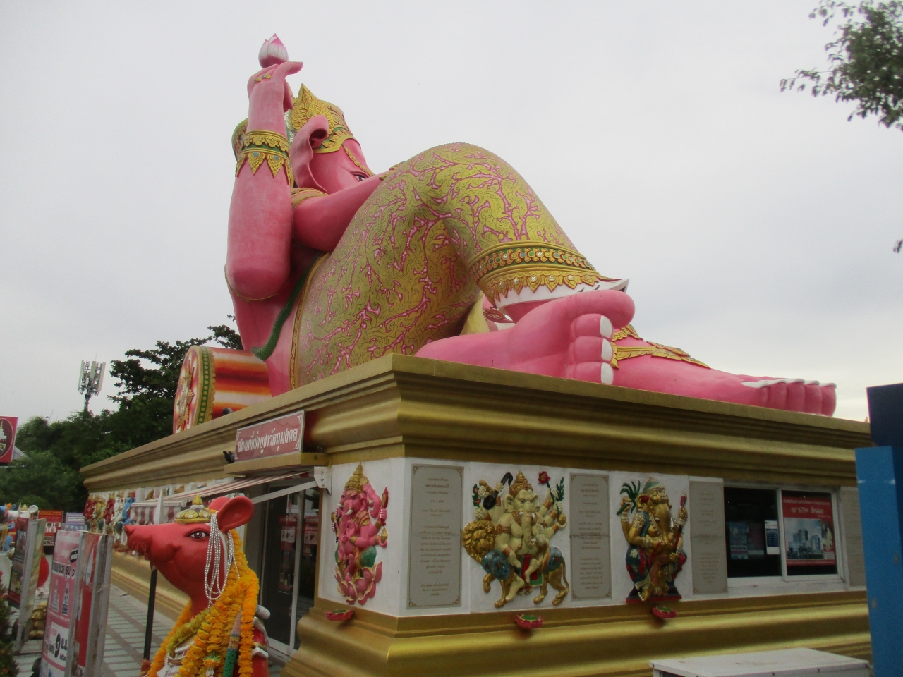 ワット サマーン ラタナーラーム Wat Saman Rattanaram