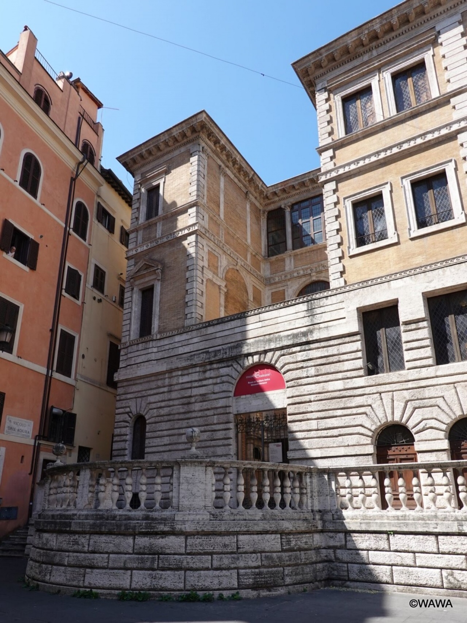 小ファルネジーナ宮 (バッラッコ美術館)                Palazzo Piccolo Farnesina (Museo Barracco)