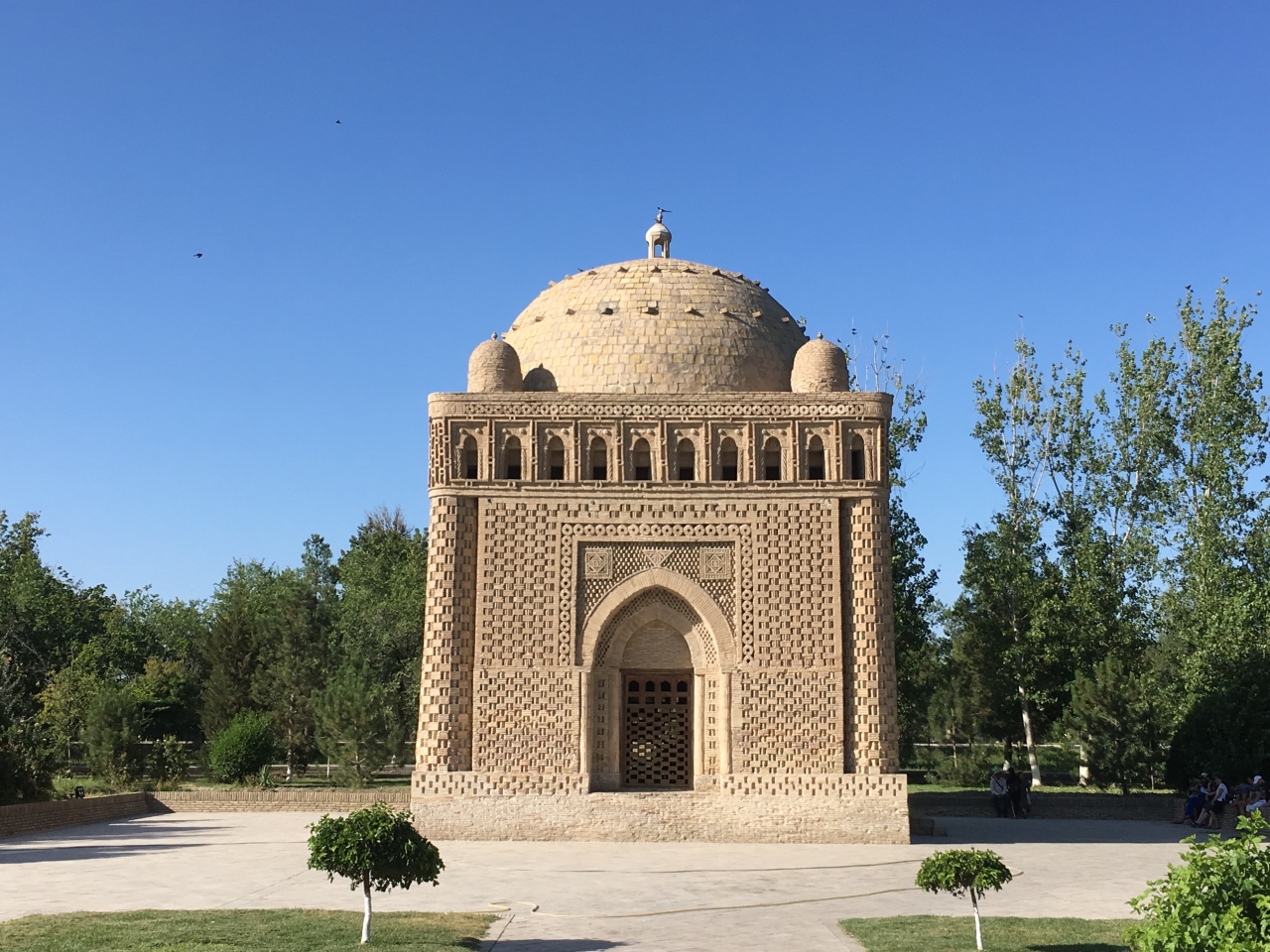 イスマイール サーマーニ廟 Ismoil Samoniy Maqbarasi