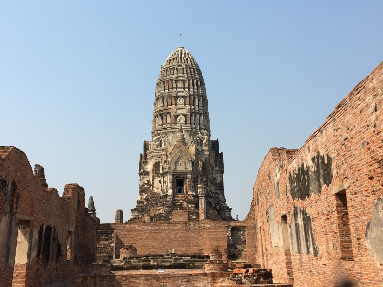 ワット ラーチャブラナ (アユタヤ)                Wat Ratchaburana (Ayutthaya)