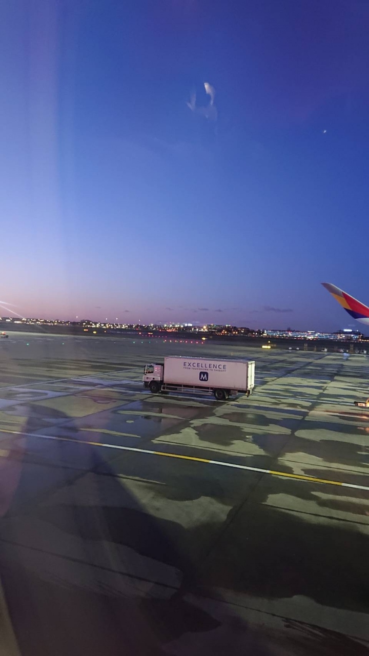 ロンドン ヒースロー空港 (LHR) London Heathrow Airport (LHR)