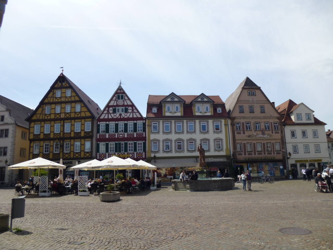 ミルヒリングの像 マルクト広場 Milchling Marktplatz