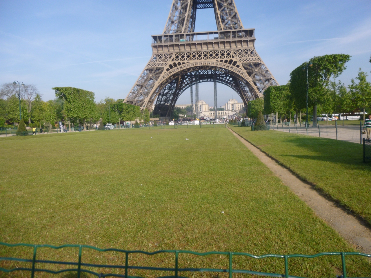 シャン ド マルス公園                Champ de Mars Park