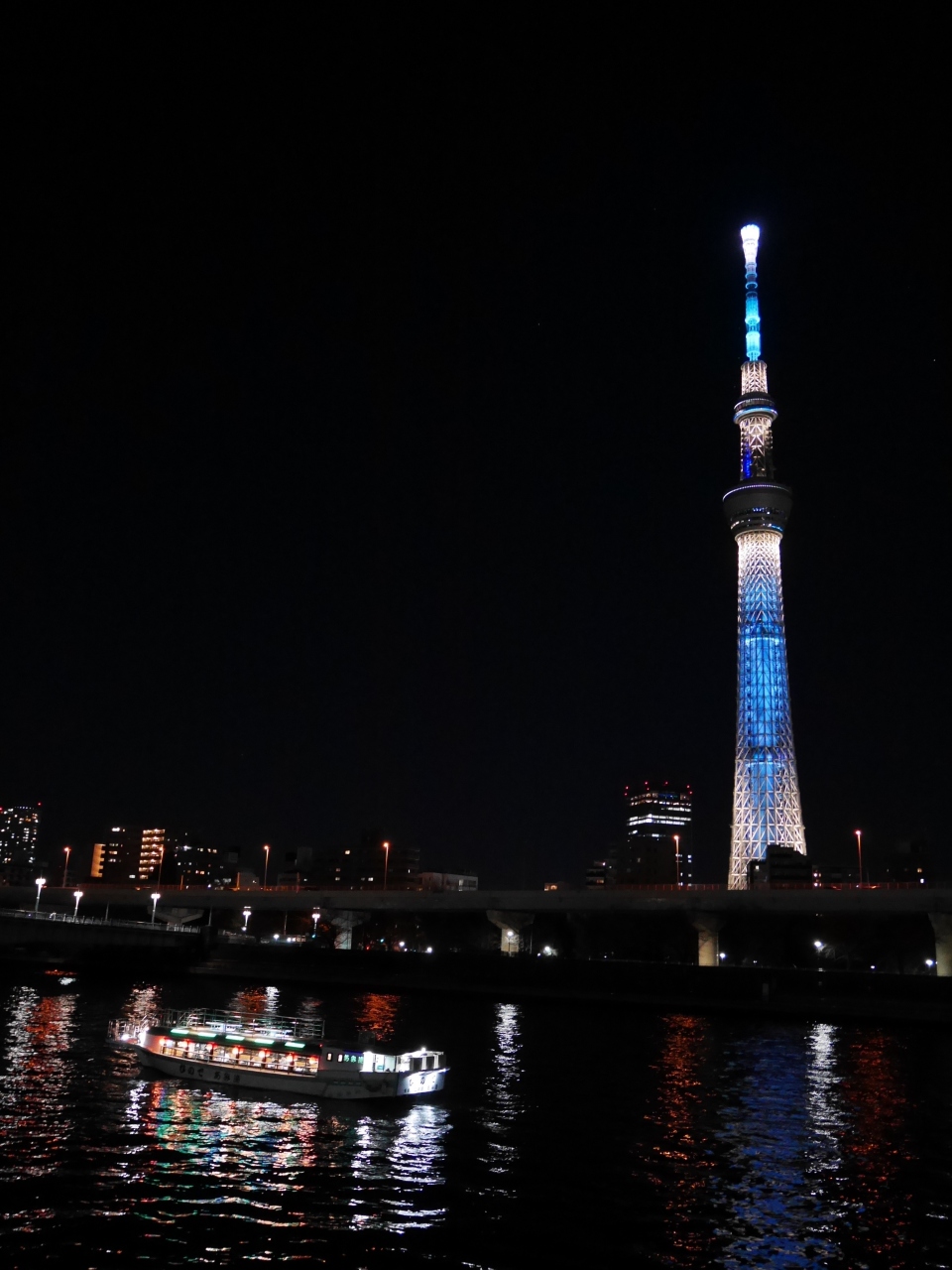 『スカイツリーと屋形船』by dune45｜東京スカイツリーのクチコミ【フォートラベル】