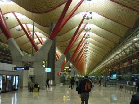 アドルフォ スアレス マドリード バラハス空港 (MAD)                Adolfo Suarez Madrid Barajas Airport