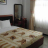 �٥åɤ�ȿ��¦�ˤϥơ��֥�ȥ���2�Ӥ�����ޤ���