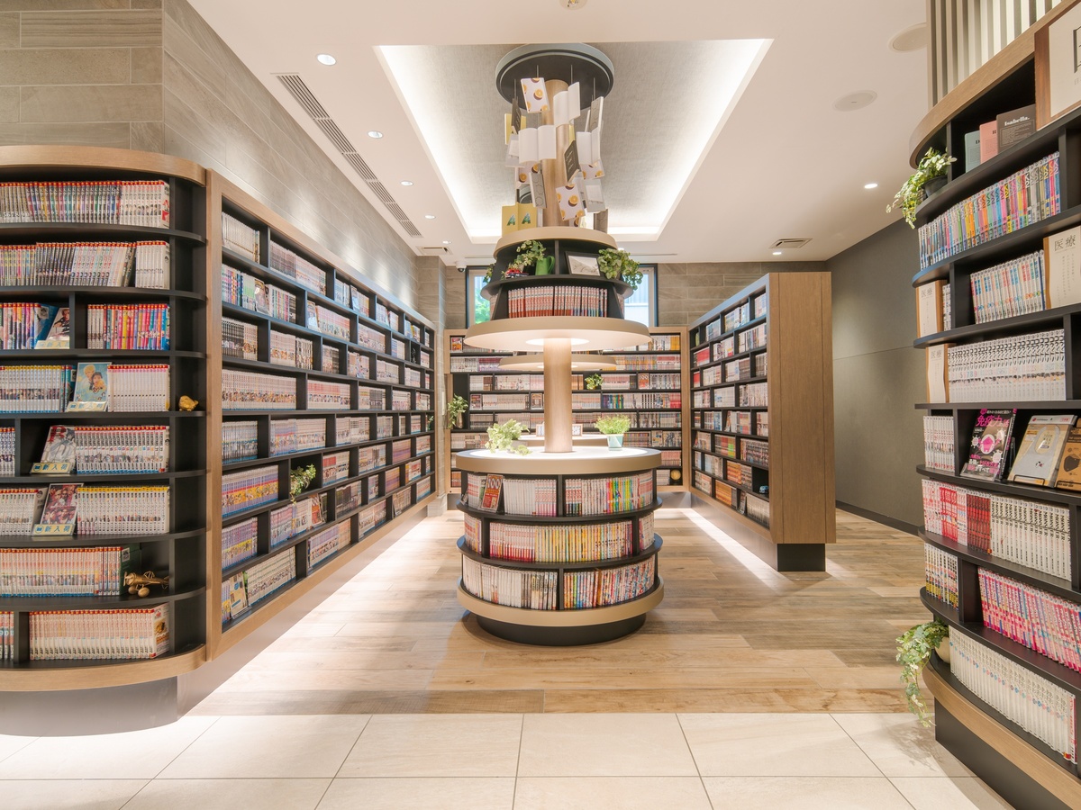 クインテッサホテル大阪心斎橋 Comic & Books