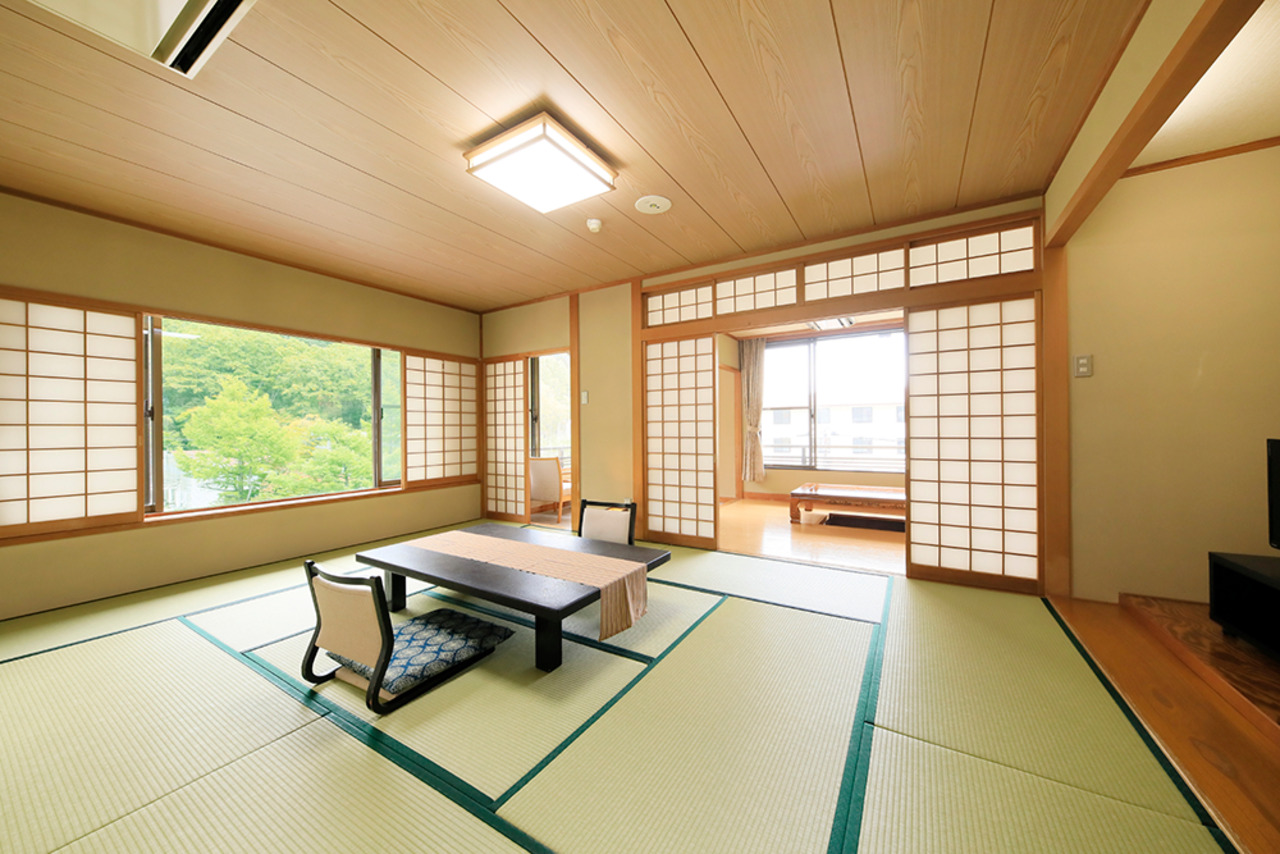 奥日光湯元温泉　湯守釜屋