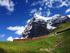 絶景のパノラマを走り抜ける！ 一度は乗ってみたいスイス鉄道10選