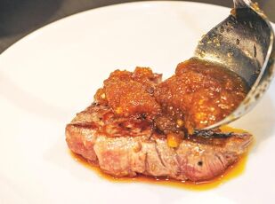 焼き立てステーキ食べ放題！約60種類の夕食バイキング！ 写真