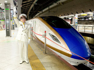 【鉄道開業150年記念】東京駅ミッドナイトフォトプラン 写真