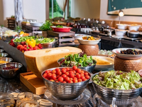 観光・ビジネスに最適！60種類の朝食ブッフェ付