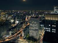 まるで浮いているような景色を楽しめる「コーナーキング」