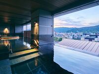 東山の美しい景色を眺めながら
極上のリラックスタイムを