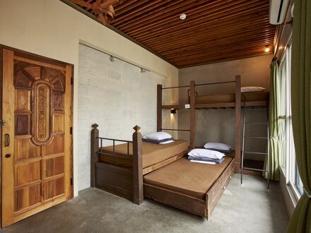 ＵＮＴＡＰＰＥＤ　ＨＯＳＴＥＬ 写真