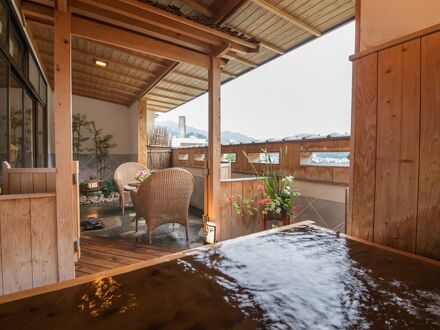 飛騨川沿いに佇む丹心の老舗宿　下呂温泉山形屋 写真