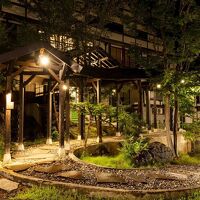 源泉掛流しの湯めぐりテーマパーク　龍洞