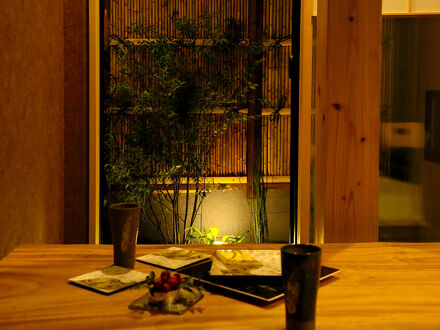 ホスタ東寺 櫻 写真
