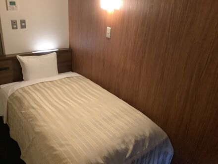 ビジネスホテル かもした 写真