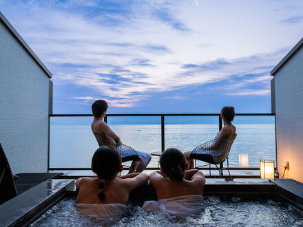 有明海に朝日が昇る　掛け流し絶景海見露天の宿　島原温泉　南風楼 写真