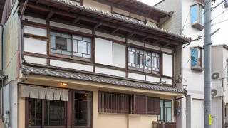 ART IN HOSTEL SUMAU