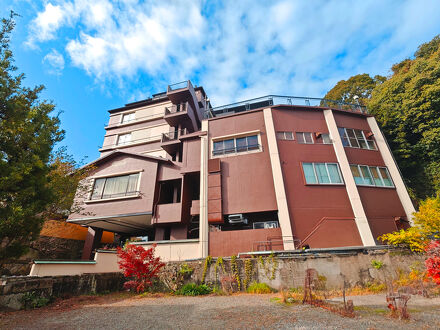 着物で彩られた全館畳敷きの宿 楽山やすだ 写真
