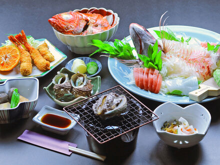 雲見温泉 新鮮な磯料理を楽しめる宿 かごや 写真