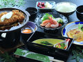 料理旅館 かつや 写真