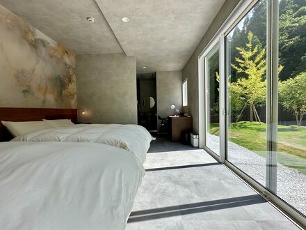 LOCA THE JUNPU MOROYOSE (ロカザジュンプウ モロヨセ) 写真