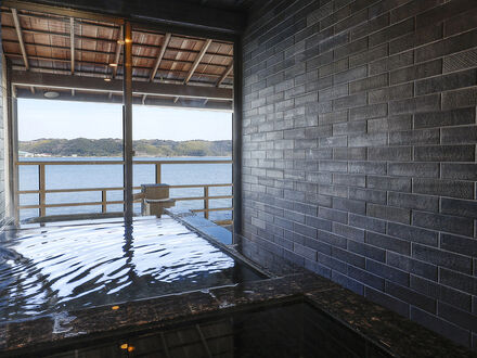 湖上に浮かぶ絶景の宿　千年亭 写真