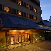 上牧温泉 人気の貸切風呂と炭火山里料理の宿 辰巳館