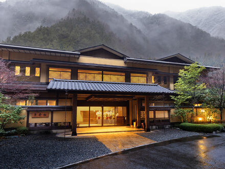西山温泉 慶雲館 写真