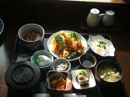 ビジネスホテル　なりた家 写真