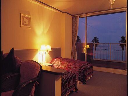 内海海岸　豆千待月 写真
