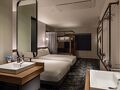 THE LIVELY 大阪本町 写真