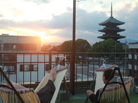 The NEXT DOOR 写真