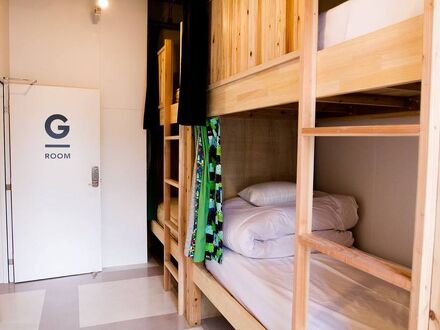 Ｈｏｓｔｅｌ　ａｎｄ　Ｄｉｎｉｎｇ　Ｔａｎｇａ　Ｔａｂｌｅ 写真