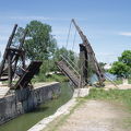 ゴッホの跳ね橋へ