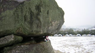 石舞台は寒いの・・・。