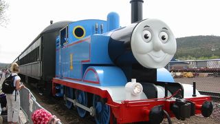 機関車トーマスに乗る