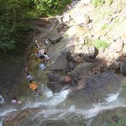 滝つぼが温泉！　カムイワッカ湯の滝