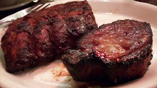 【シカゴ　リブがおいしいカーソンズ】