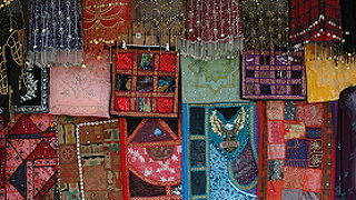 ゴールド・スークには金ばかりじゃない