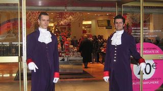 ★ギャレラファイエットのドアボーイ★