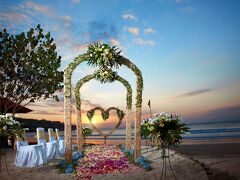 クプ クプ ジンバラン ビーチ クラブ アンド スパ バイ ロクシタン 写真